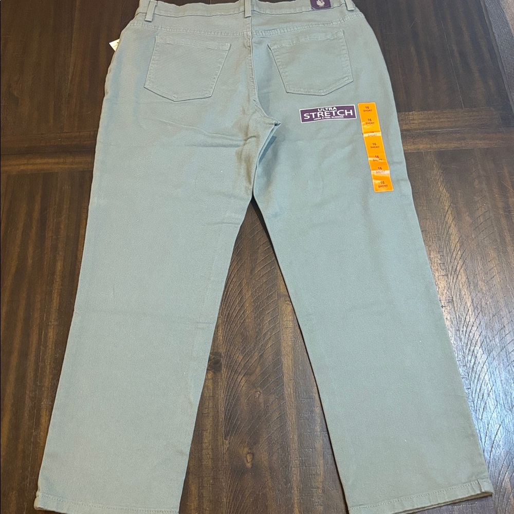 NWT  Gloria Vanderbilt Soft Green Amanda Jean Tapered Classic Mid Rise (16) - Picture 7 of 7